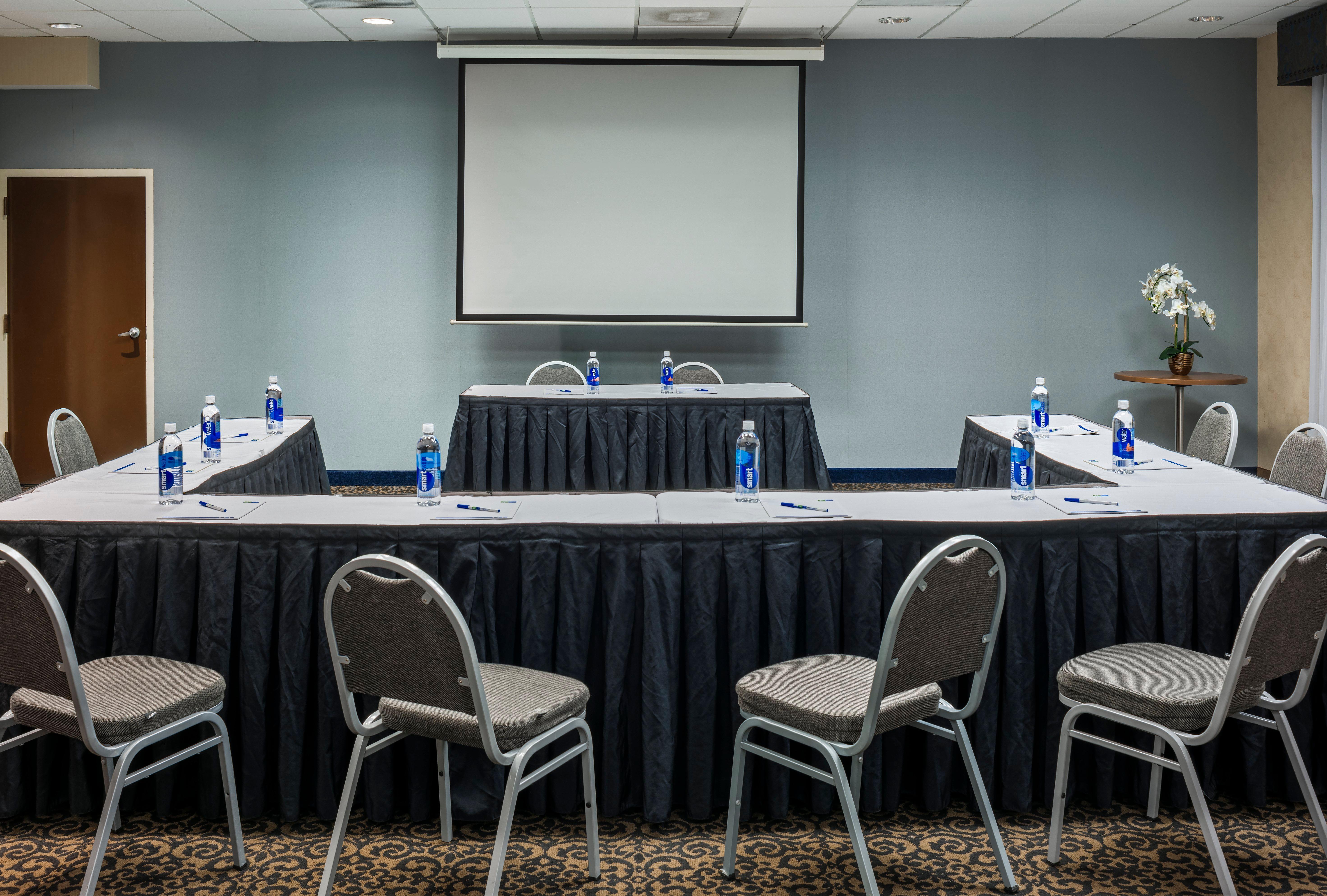 Holiday Inn Express & Suites Laurel Lakes By Ihg Luaran gambar