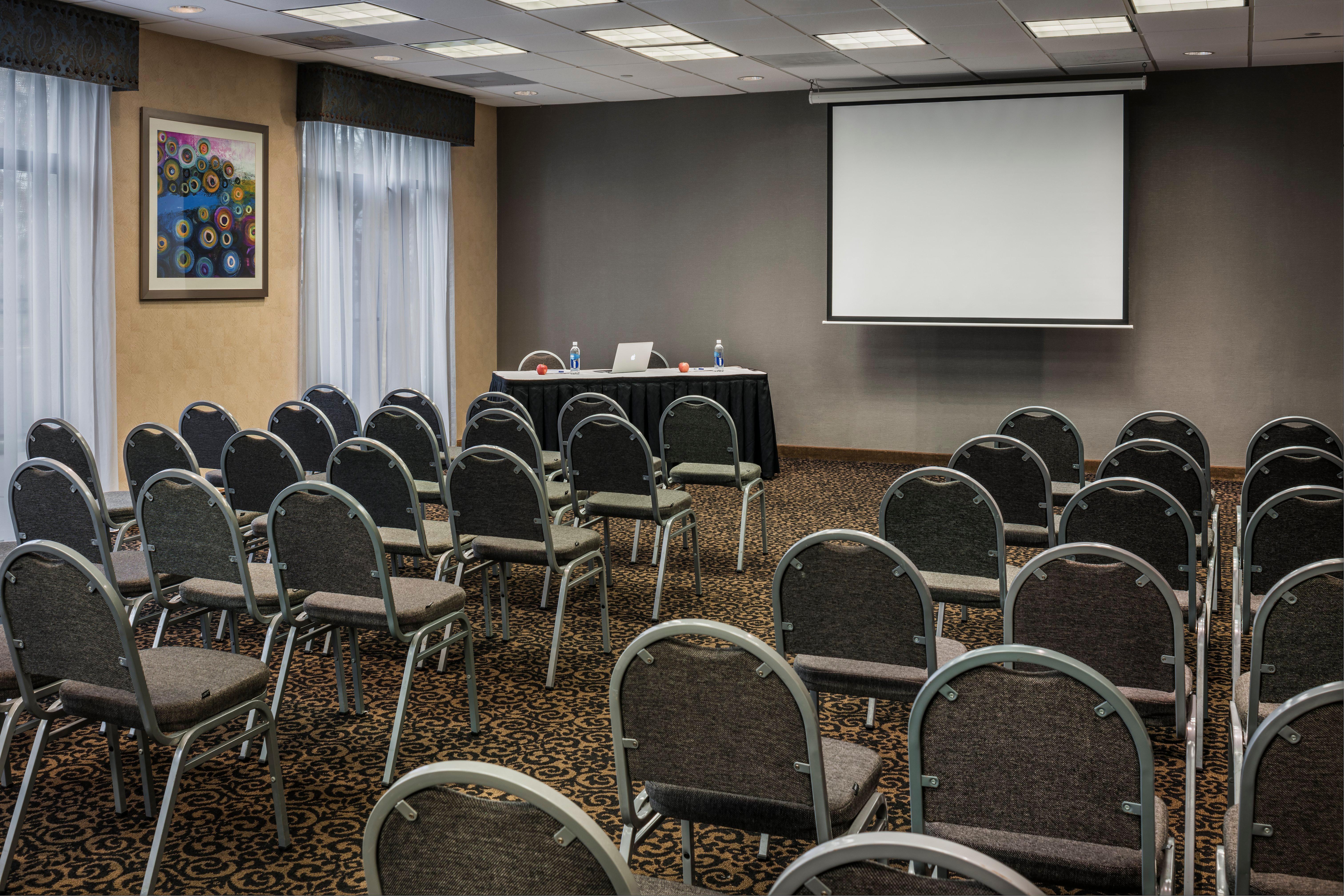 Holiday Inn Express & Suites Laurel Lakes By Ihg Luaran gambar