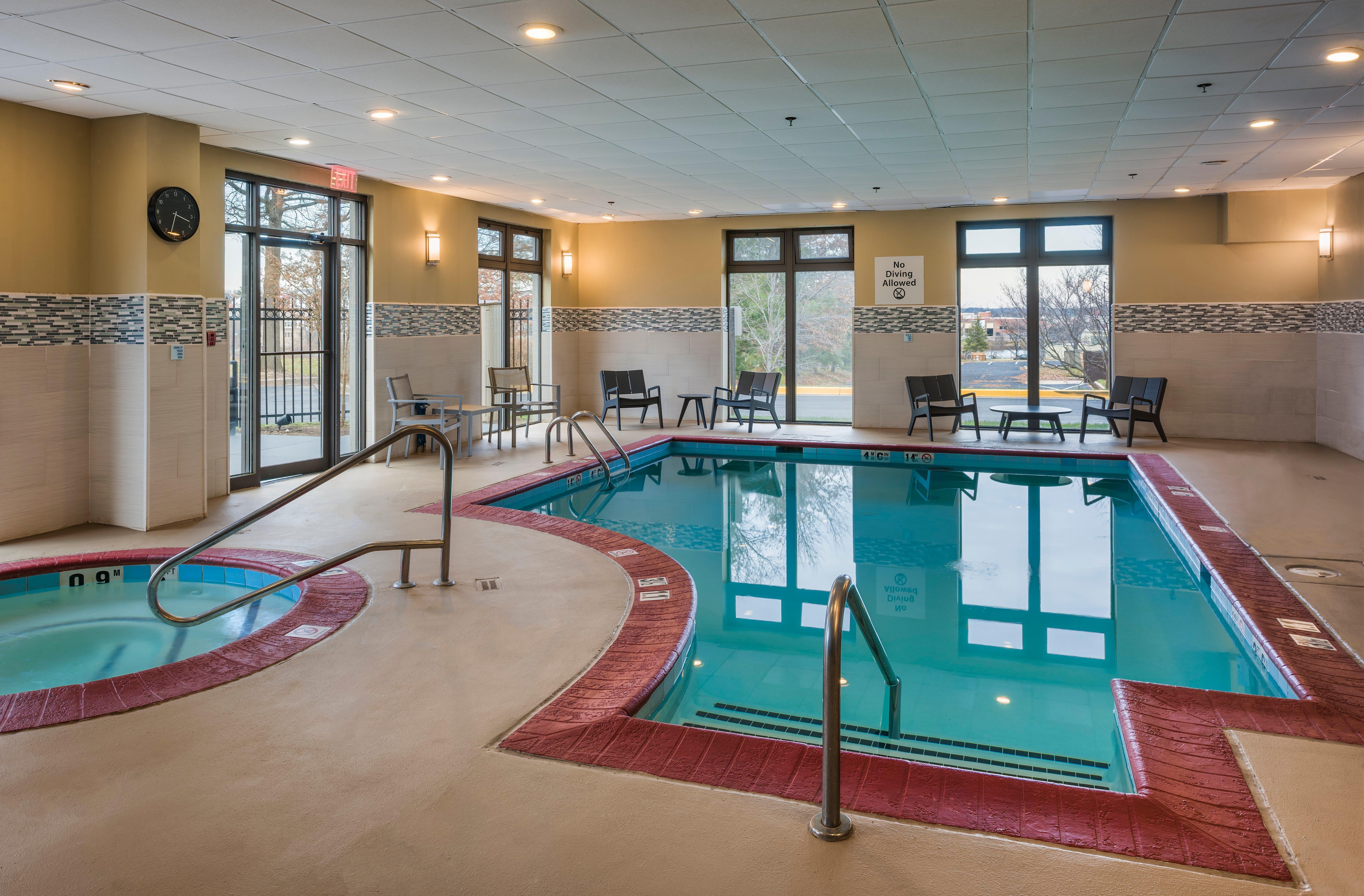 Holiday Inn Express & Suites Laurel Lakes By Ihg Luaran gambar