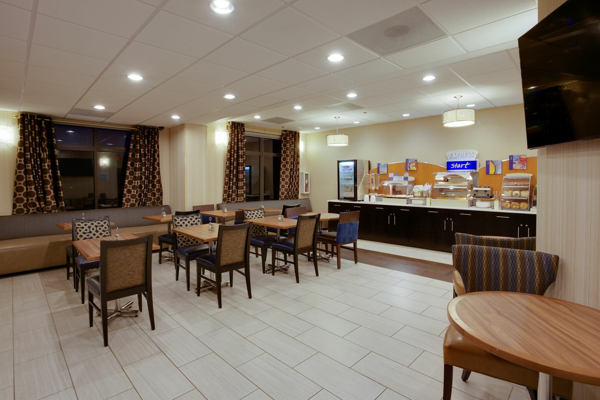 Holiday Inn Express & Suites Laurel Lakes By Ihg Luaran gambar